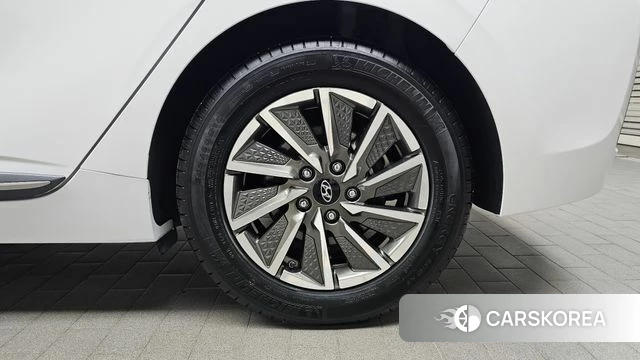 Hyundai The New Ionic Electric id 4604673 из Кореи 13