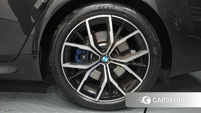 BMW 5 Series (G30) id 4928849 из Кореи 13