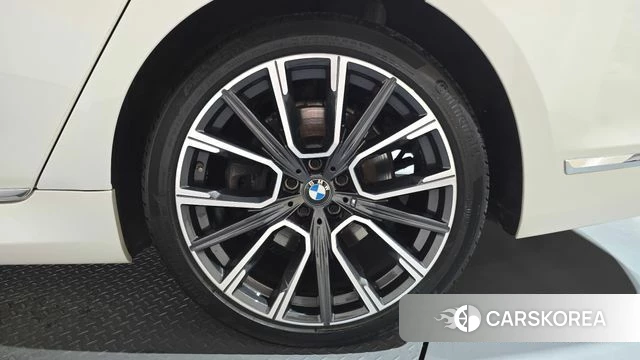 BMW 7 Series (G11) id 4676852 из Кореи 13