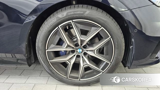 BMW 5 Series (G60) id 4743798 из Кореи 13