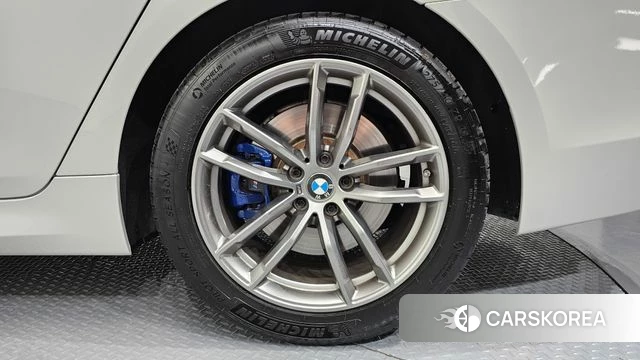 BMW 5 Series (G30) id 4836849 из Кореи 13