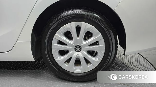 Toyota Prius 4th Generation id 4702652 из Кореи 13