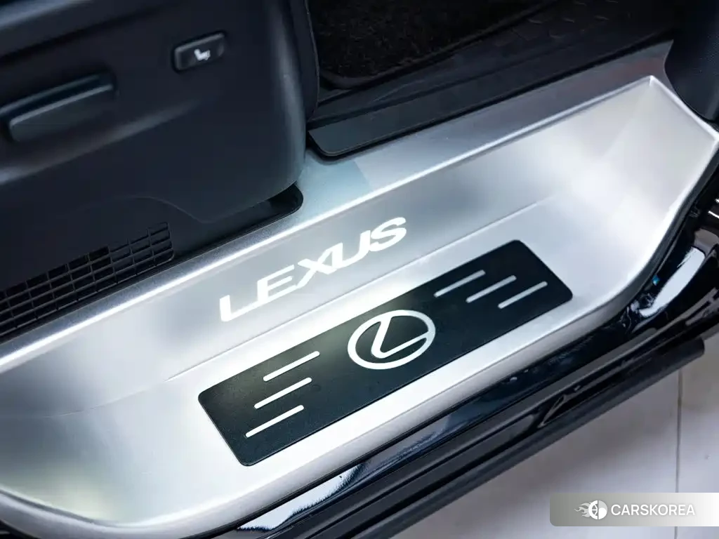 Lexus LM id 4686100 из Китая 13
