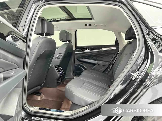 Volkswagen Passat id 4374554 из Китая 13