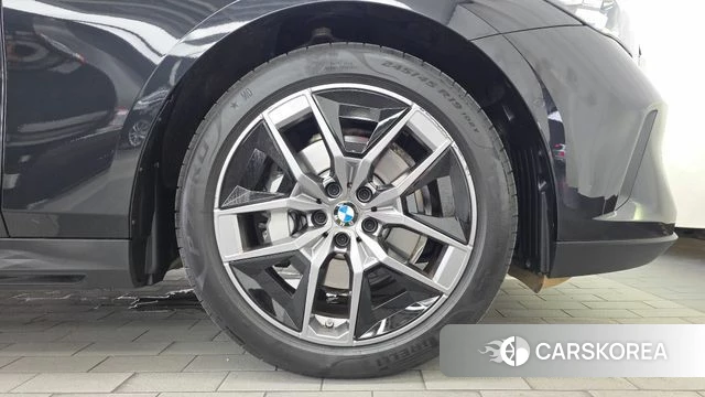 BMW 5 Series (G60) id 4681459 из Кореи 13