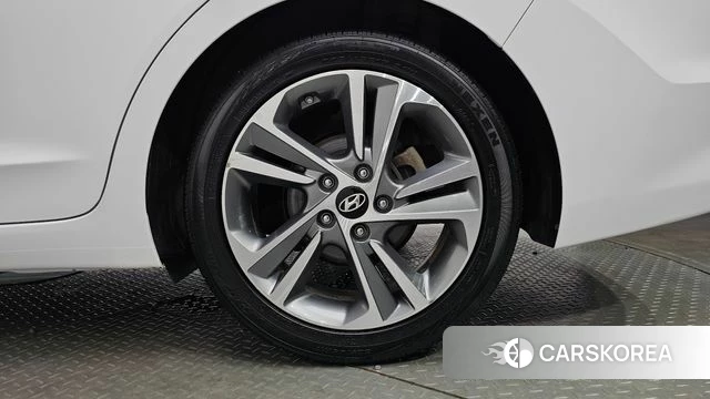 Hyundai Avante AD id 4477639 из Кореи 13