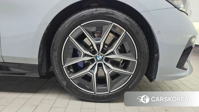 BMW 5 Series (G60) id 4612184 из Кореи 13
