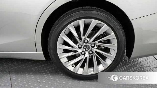 Lexus ES300h 7th generation id 4354511 из Кореи 13