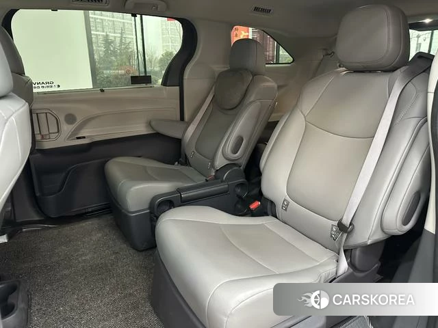 Toyota Grevia id 4210443 из Китая 13
