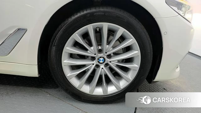 BMW 5 Series (G30) id 4356270 из Кореи 13