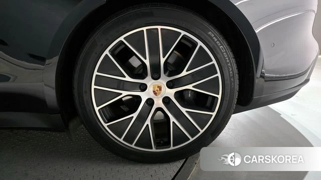 Porsche Taycan id 4308180 из Кореи 13