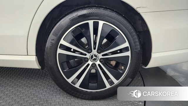Mercedes-Benz E-Class W213 id 4872721 из Кореи 13