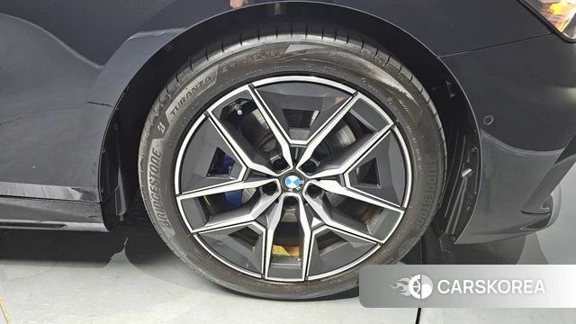 BMW 5 Series (G60) id 4847179 из Кореи 13
