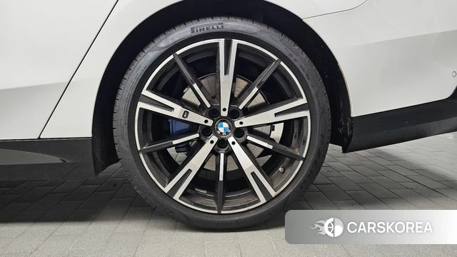 BMW 5 Series (G60) id 4539566 из Кореи 13