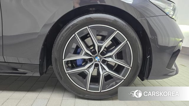 BMW 5 Series (G60) id 4706303 из Кореи 13