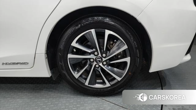 Lexus CT200h id 4615559 из Кореи 13