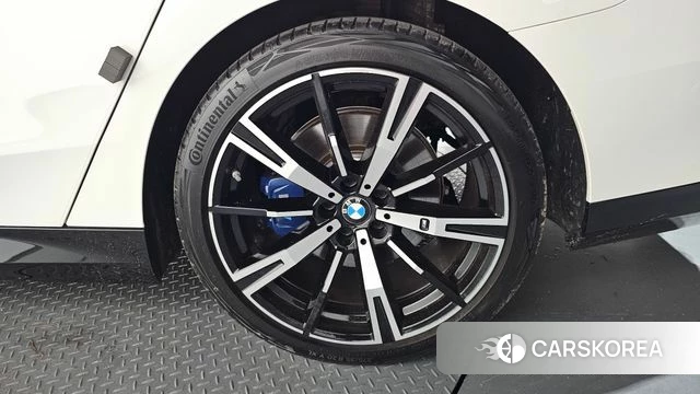 BMW 5 Series (G60) id 4554854 из Кореи 13
