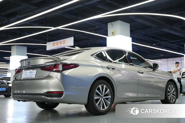 Lexus ES id 4240266 из Китая 13