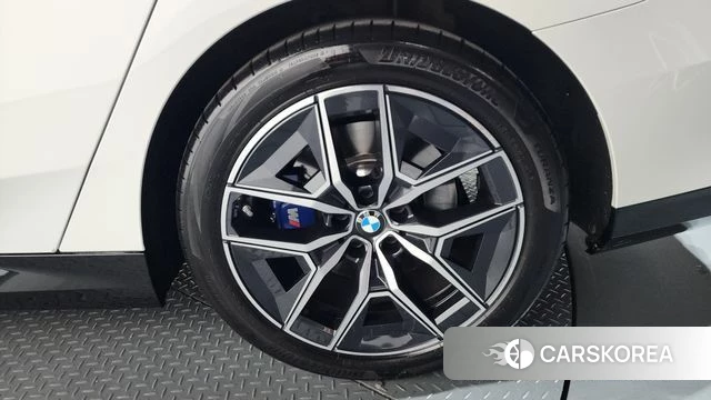 BMW 5 Series (G60) id 4329708 из Кореи 13