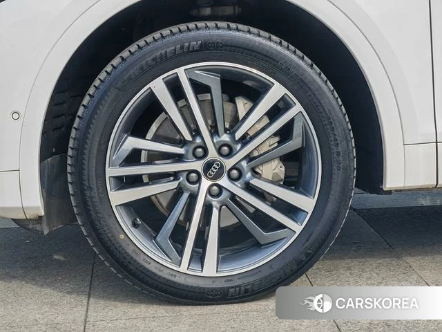 Audi Q5L id 4275632 из Китая 13