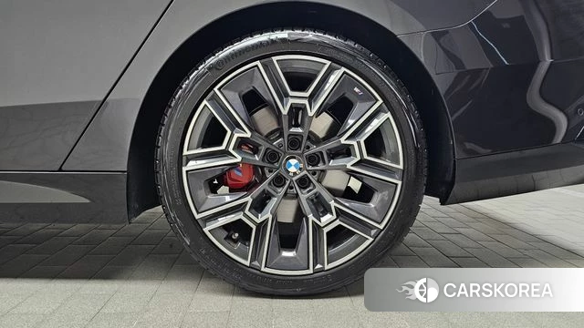 BMW 5 Series (G60) id 4527459 из Кореи 13