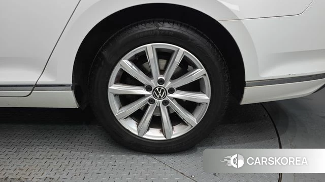 Volkswagen Passat GT (B8) id 4609506 из Кореи 13