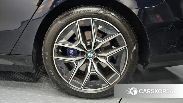 BMW 5 Series (G60) id 4222623 из Кореи 13