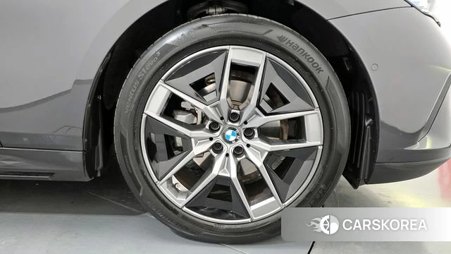 BMW 5 Series (G60) id 4408180 из Кореи 13