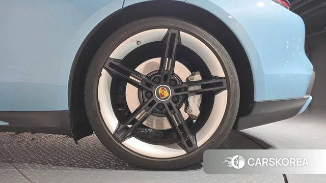 Porsche Taycan id 4489227 из Кореи 13