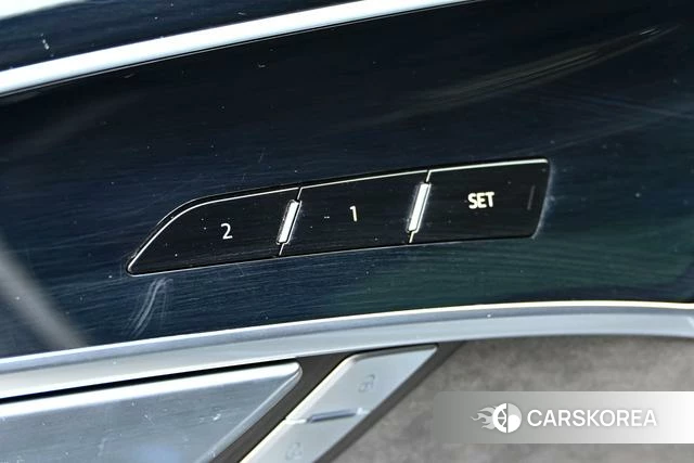 Audi A8 PHEV id 4341660 из Китая 13