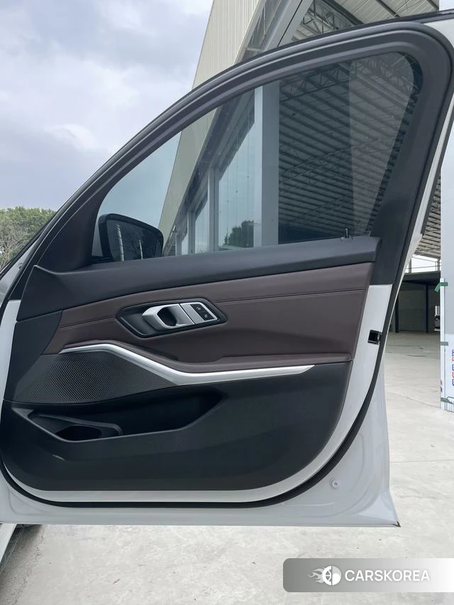 BMW 3 series id 4348418 из Китая 13