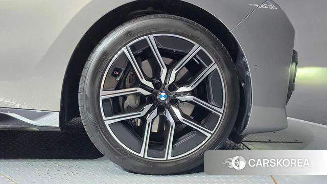 BMW 7 Series (G70) id 4645124 из Кореи 13