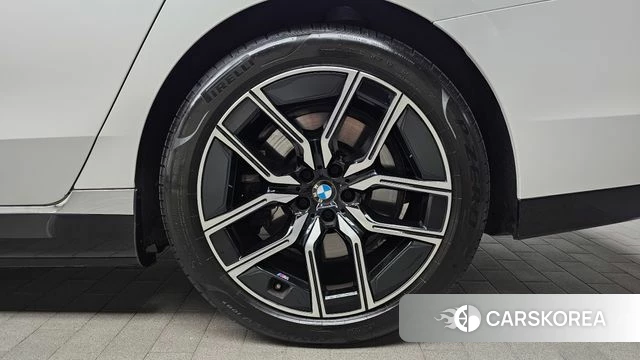 BMW i7 (G70) id 4656144 из Кореи 13