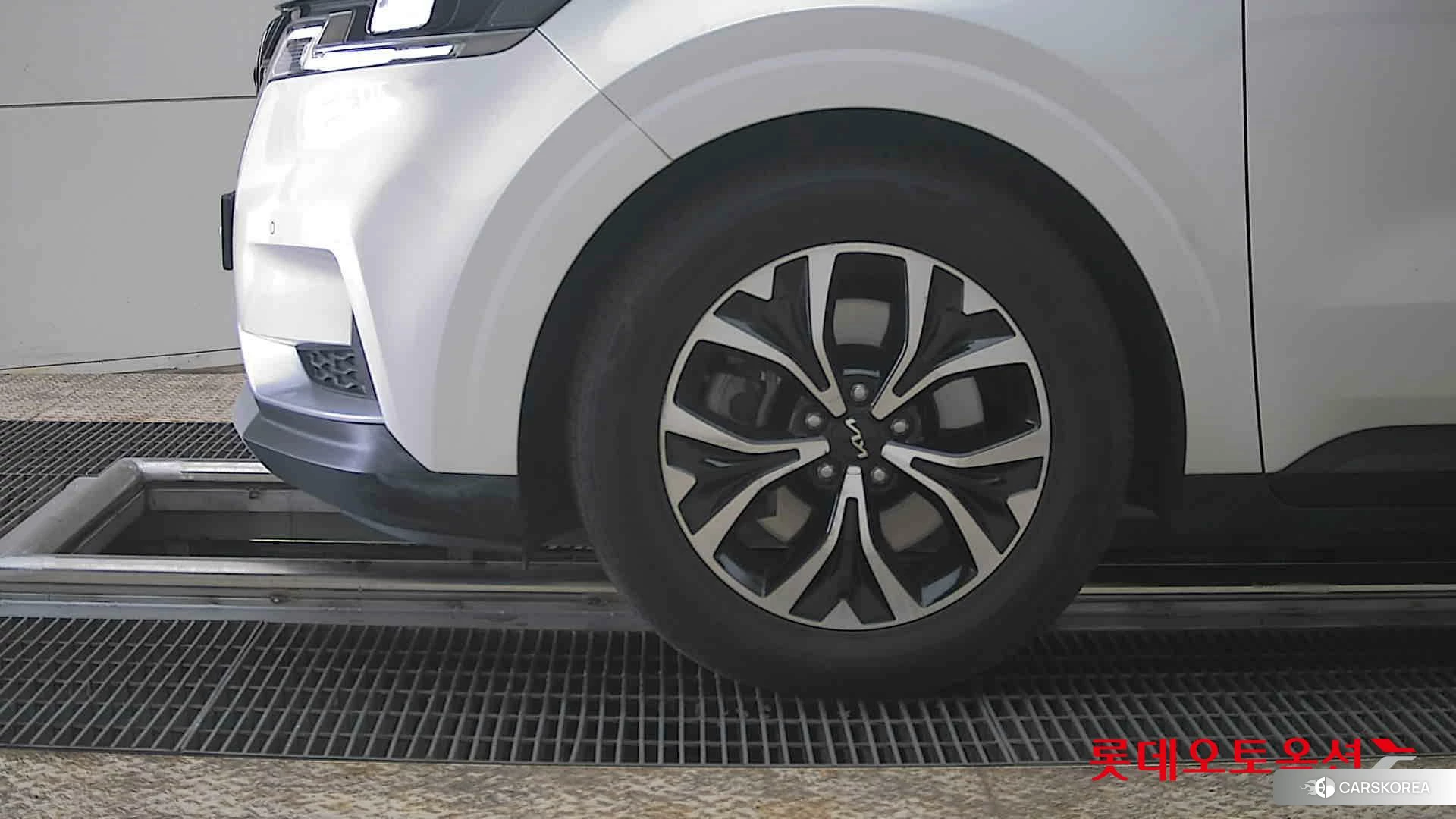 Kia Carnival id 3888419 из Кореи 13