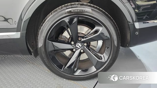 Bentley Bentayga id 4865361 из Кореи 13