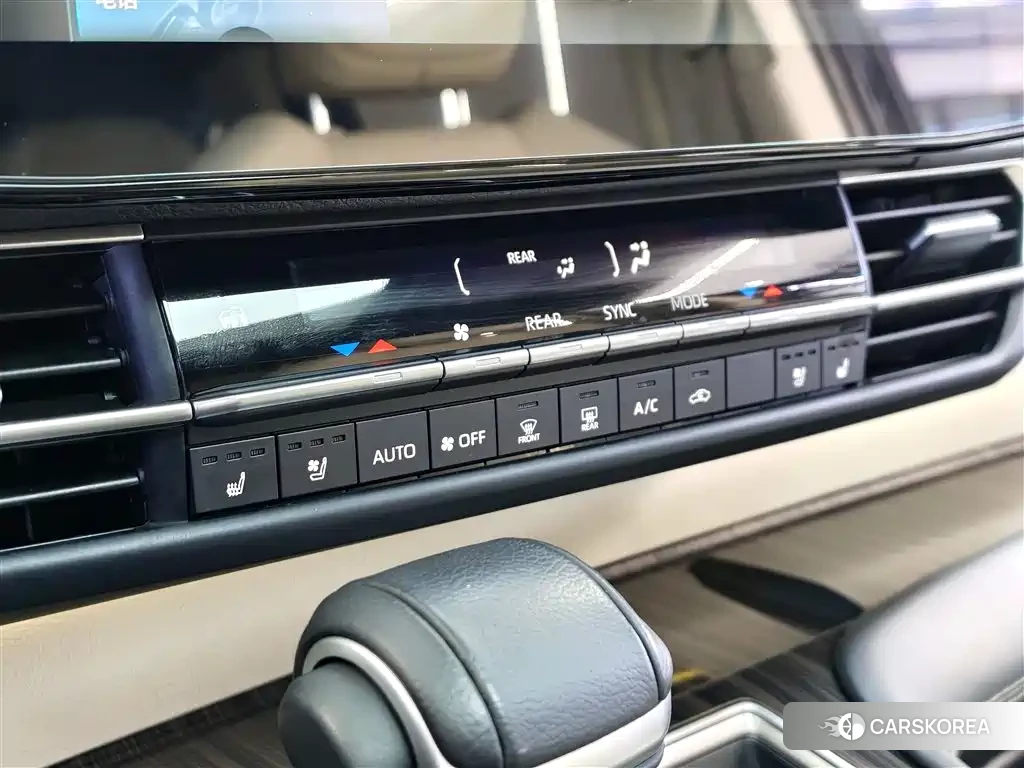 Toyota Sienna id 4546375 из Китая 13