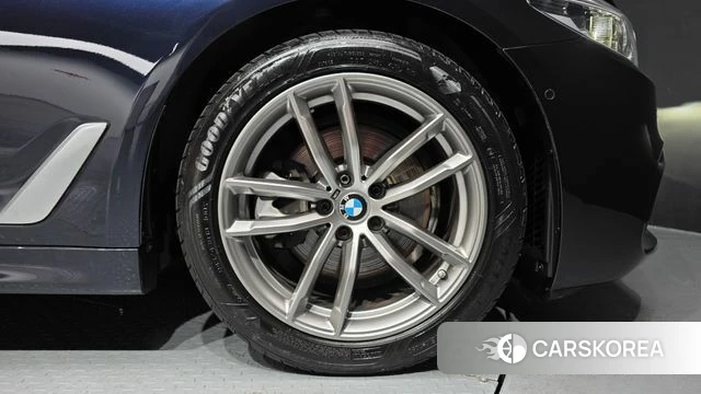 BMW 5 Series (G30) id 4520208 из Кореи 13