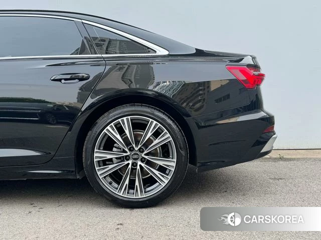 Audi A6L id 4190487 из Китая 13
