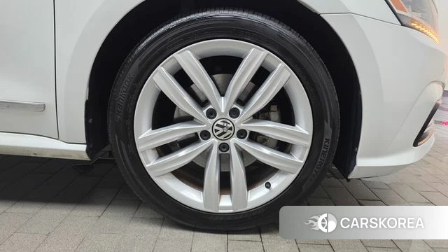 Volkswagen The New Passat id 4638083 из Кореи 13