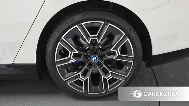 BMW 5 Series (G60) id 4359986 из Кореи 13