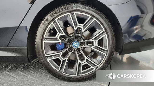BMW 5 Series (G60) id 4527593 из Кореи 13