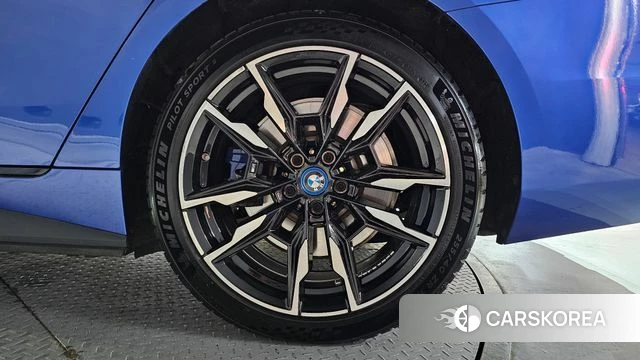 BMW i4 id 4489248 из Кореи 13