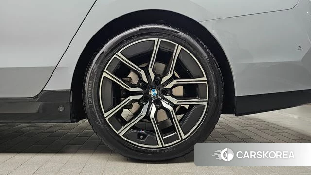BMW 7 Series (G70) id 4441960 из Кореи 13