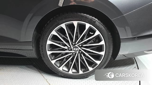 Hyundai Grandeur (GN7) id 4413905 из Кореи 13