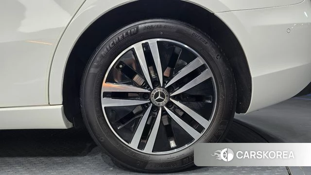 Mercedes-Benz A-Class W177 id 4657240 из Кореи 13