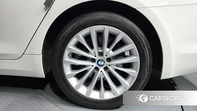 BMW 5 Series (G30) id 4531097 из Кореи 13