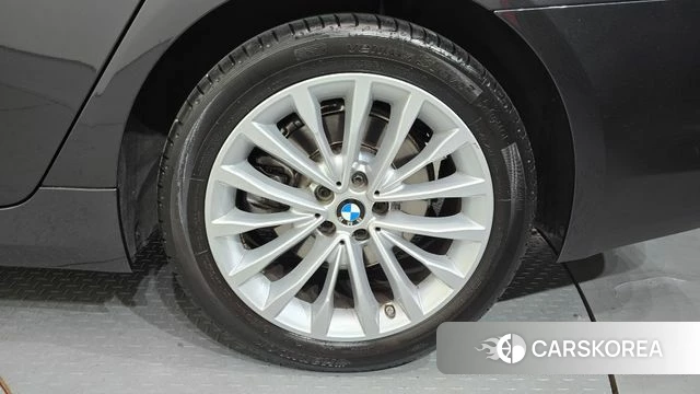 BMW 5 Series (G30) id 4542937 из Кореи 13