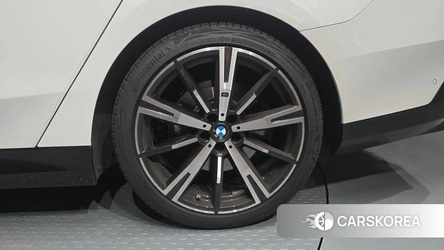 BMW 5 Series (G60) id 4739194 из Кореи 13