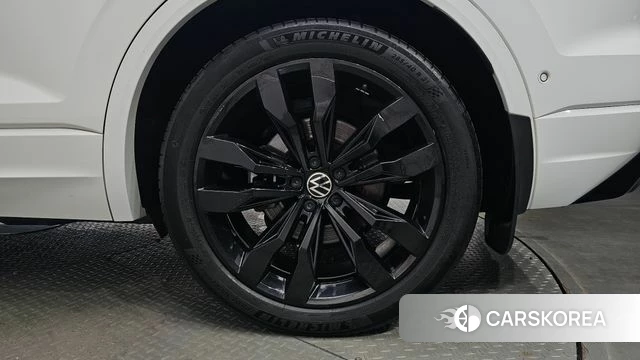 Volkswagen Touareg 3rd generation id 4708033 из Кореи 13