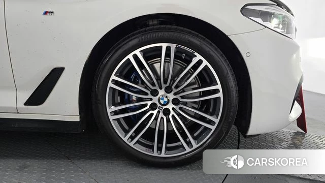 BMW 5 Series (G30) id 4619927 из Кореи 13